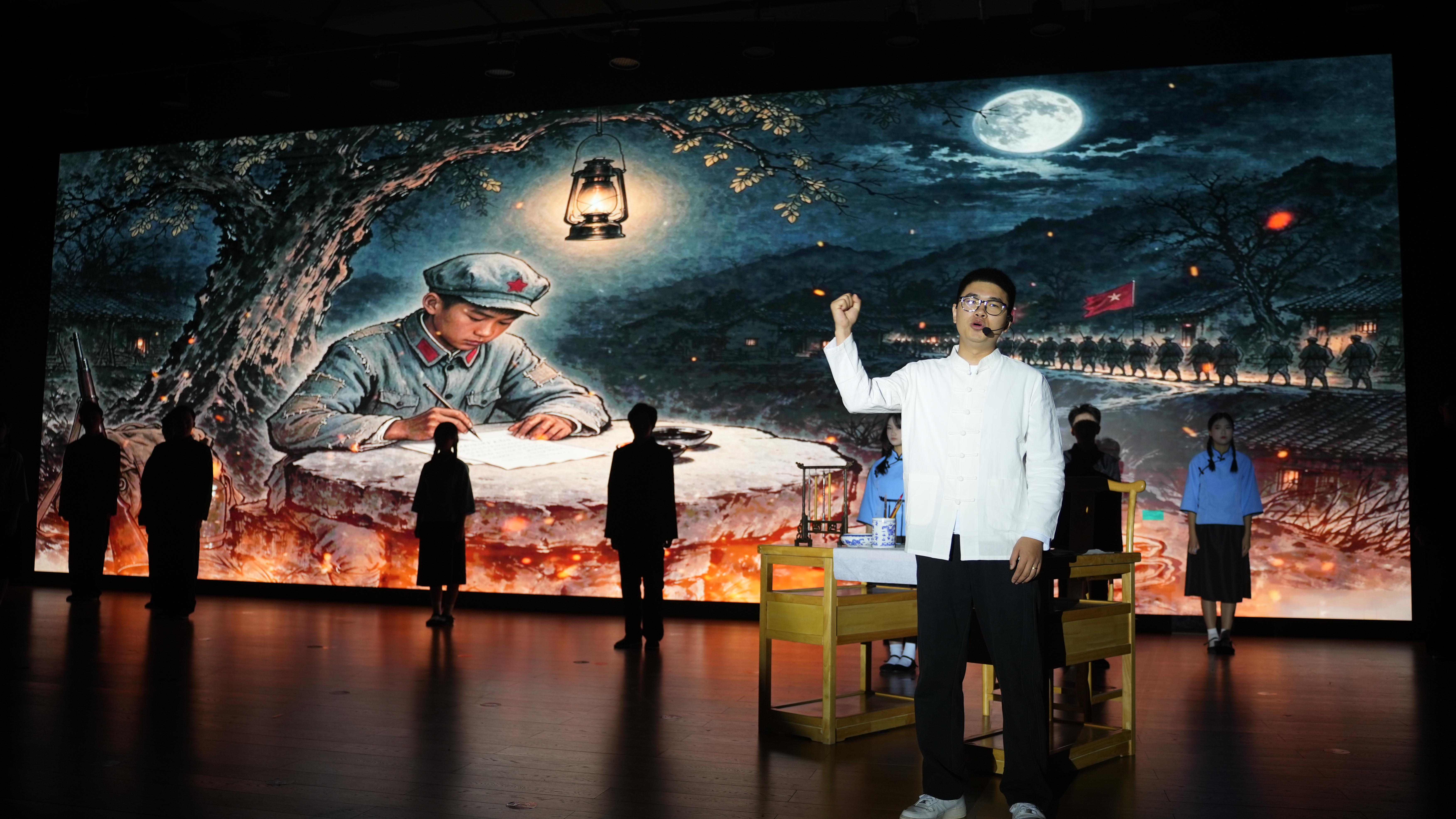 璧山高新初中举办沉浸式诵读 跨越九十年对话长征先辈