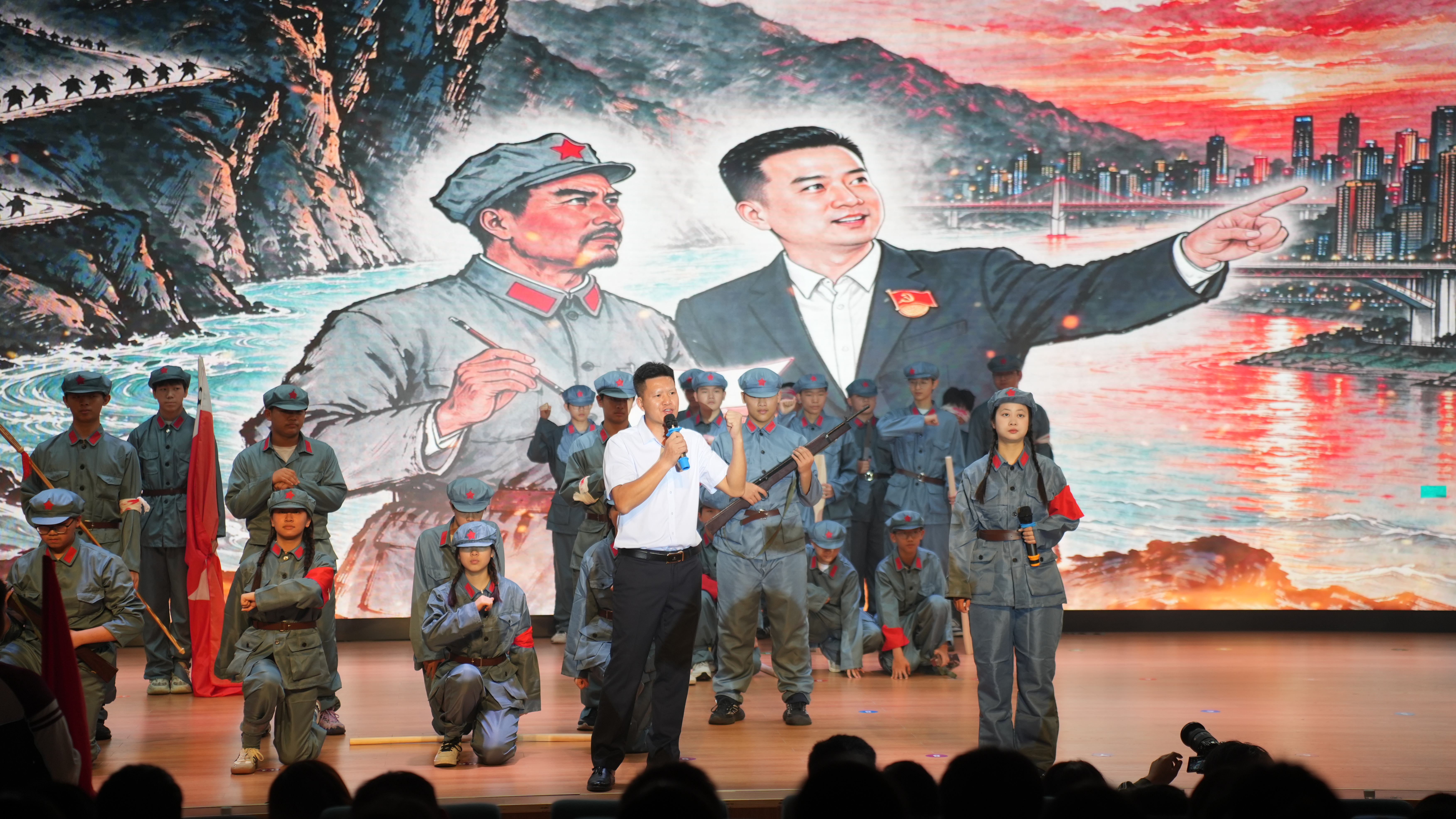 璧山高新初中举办沉浸式诵读 跨越九十年对话长征先辈