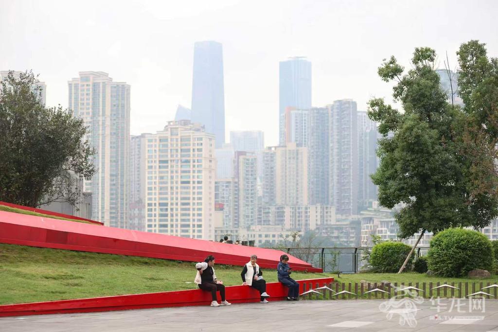 重庆未来三天持续阴雨 最高气温难超24℃ 市民注意添衣防地灾