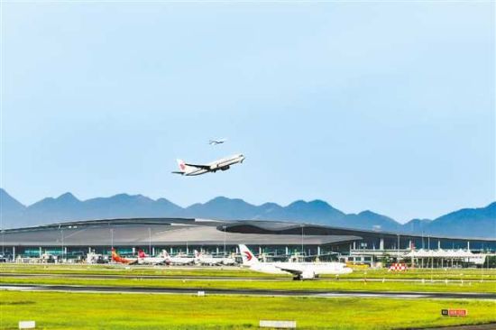 江北机场上半年中转旅客243.58万人次 国际中转增长49.