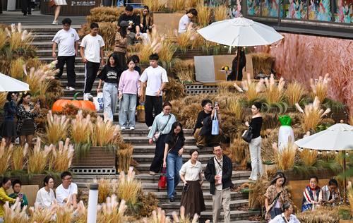 前三季度重庆社零总额12872亿元 位居全国城市首位