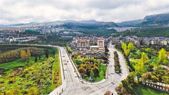 重庆4条公路上榜全国“2026年度美丽公路” 串起山水文旅