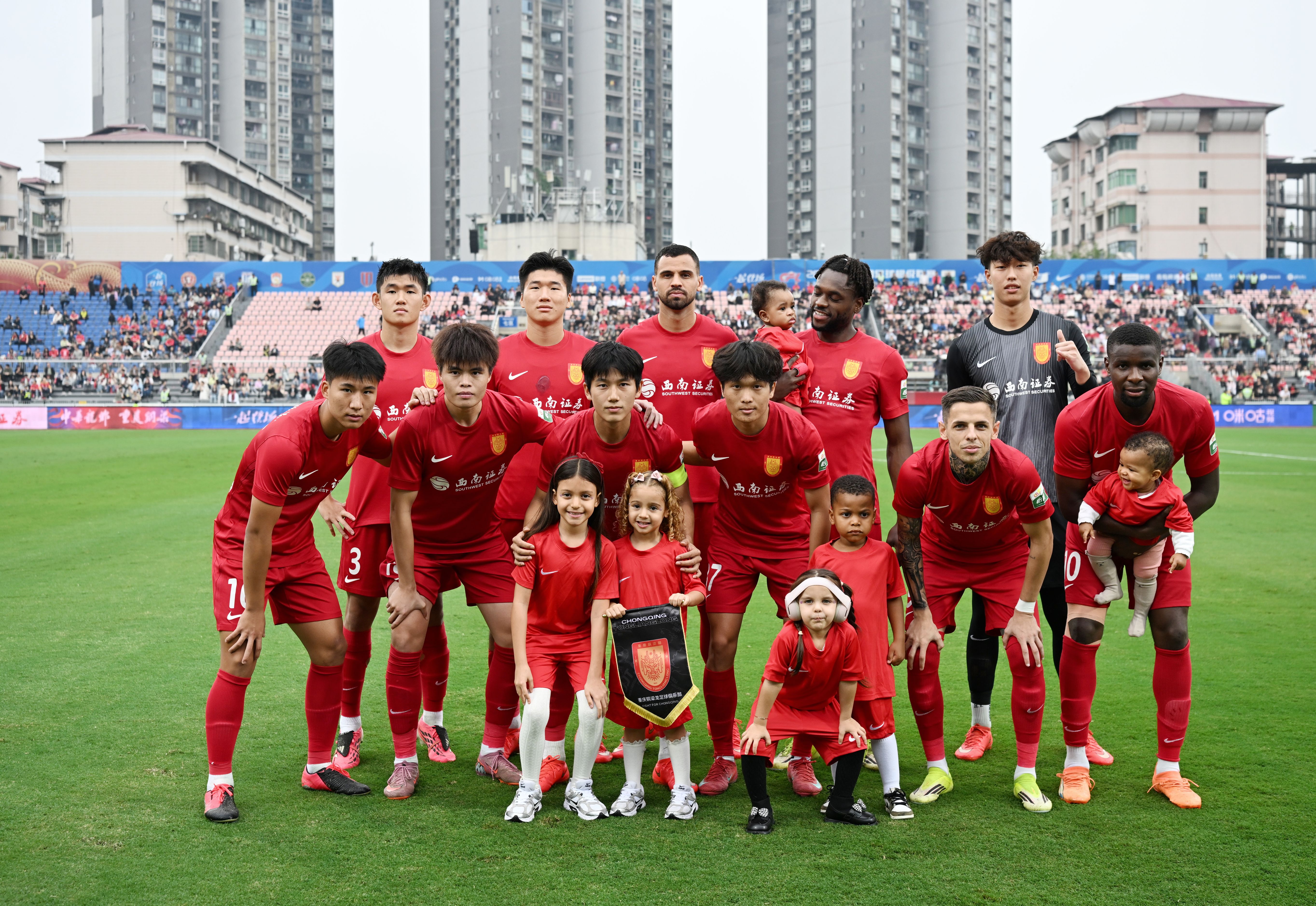中超第29轮铜梁龙主场2比0力克青岛海牛 终结不胜颓势