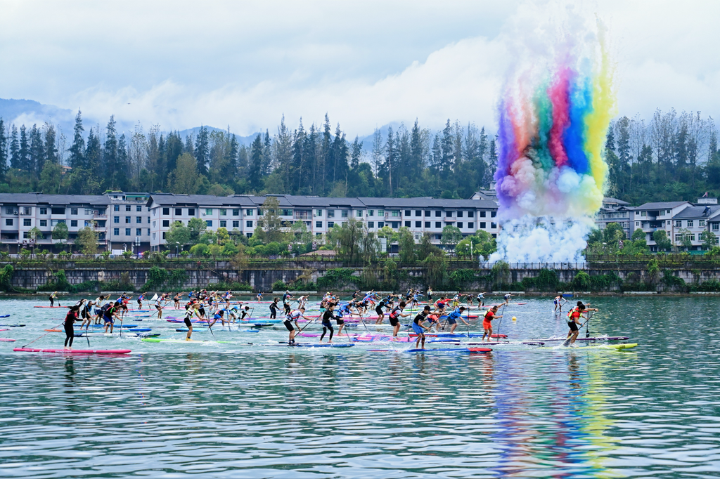 2026'绿水青山'休闲运动挑战赛黔江开赛 400余人逐浪阿