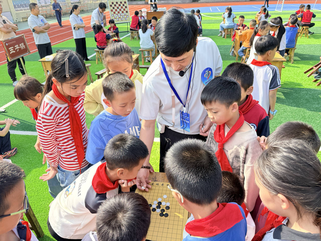 近4000人参与棋牌西部行重庆主场 五棋一牌进基层