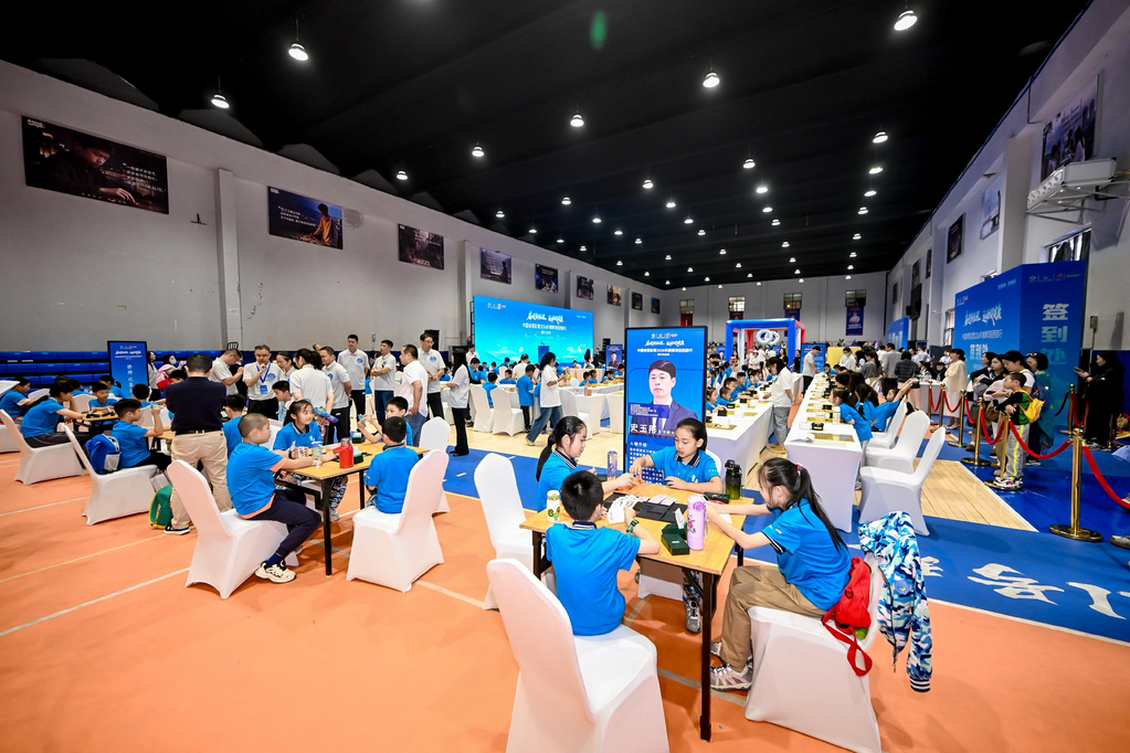 近4000人参与棋牌西部行重庆主场 五棋一牌进基层