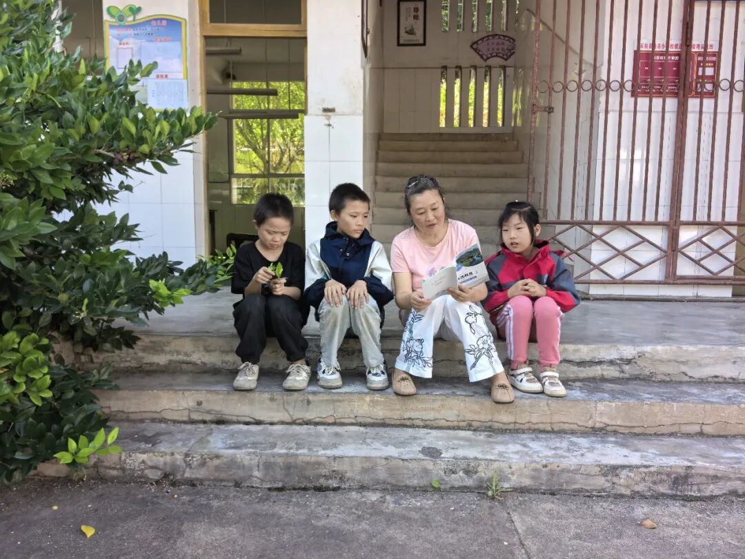 石柱卷店小学“点灯”夫妻:37载坚守深山 照亮400多名孩子