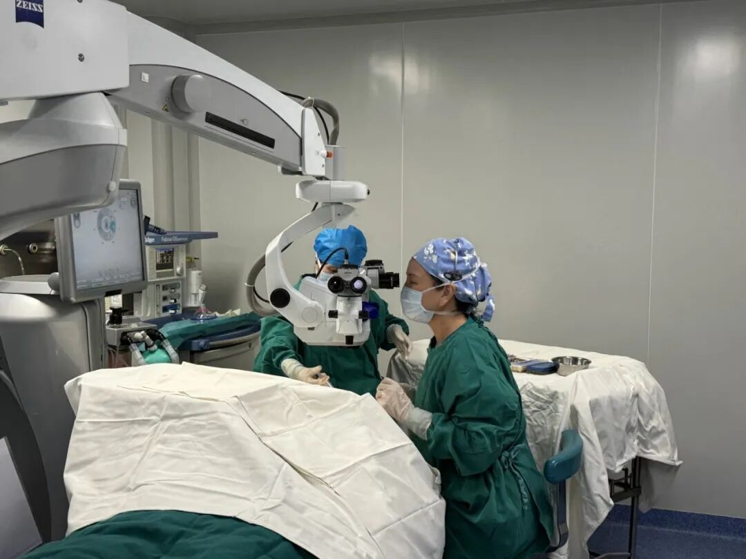 重医附三院谢琳团队完成青光眼手术直播示教首场