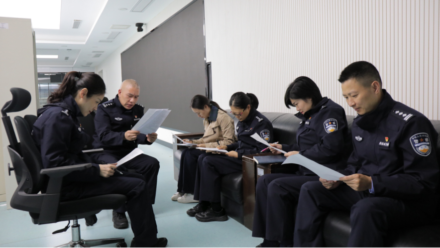 重庆户政改革记事:106项事项精简至57项 30项业务可全程