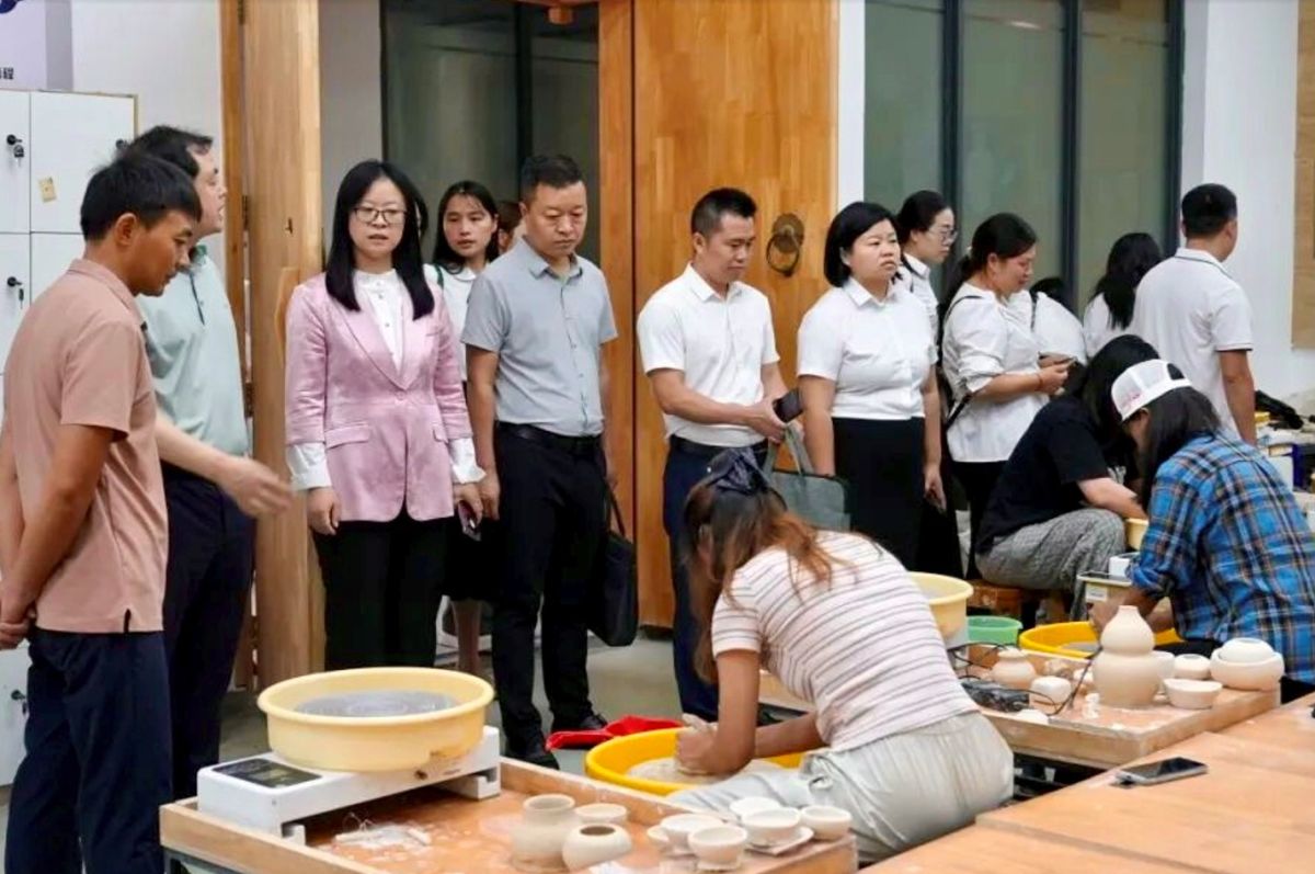 酉阳职教中心赴两所兄弟院校考察 聚力推进“双优”建设