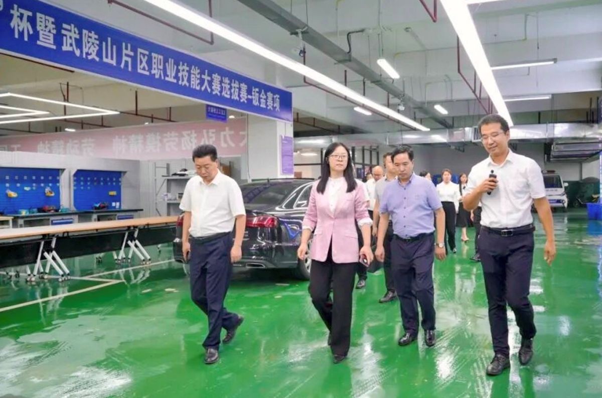 酉阳职教中心赴两所兄弟院校考察 聚力推进“双优”建设