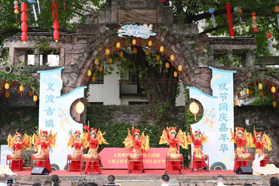 大渡口义渡古镇双节焕新迎客 非遗市集长桌宴点亮滨江文旅新体验