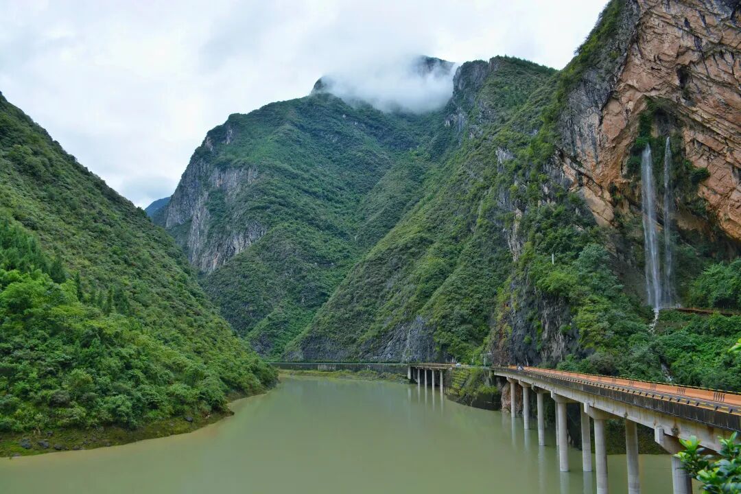 品读重庆另一面:循巴盐古道访三峡凉都 登万寿山览千年石柱风情
