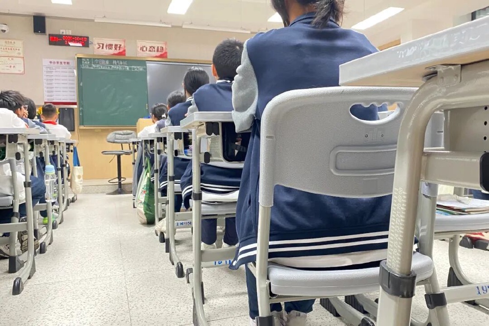 儿童青少年近视防控写入地方立法 城市如何守护一代人的明眸